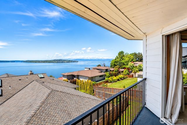41 Leschi Drive, Steilacoom, WA 98388