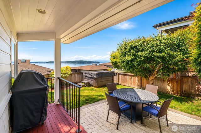 41 Leschi Drive, Steilacoom, WA 98388