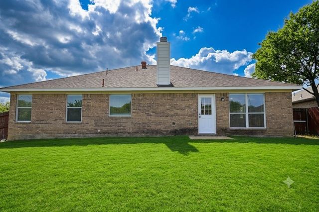 1631 Mt Zion Drive, Arlington, TX 76018