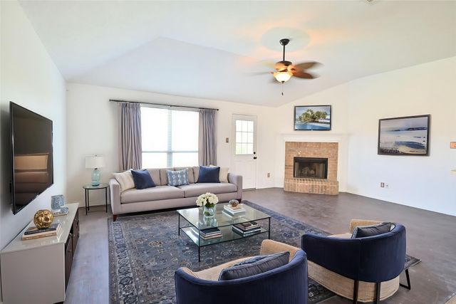 1631 Mt Zion Drive, Arlington, TX 76018