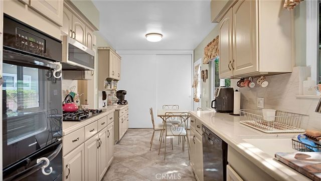 6919 Bianca, Van Nuys, CA 91406
