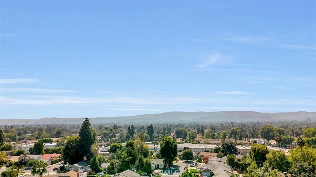 6919 Bianca, Van Nuys, CA 91406