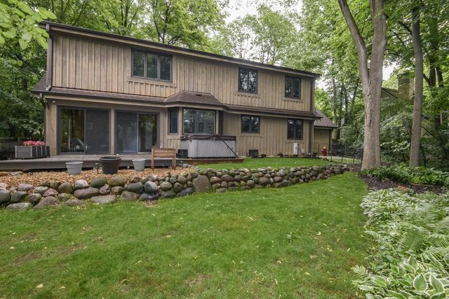 5253 W Woodland DRIVE, Brown Deer, WI 53223