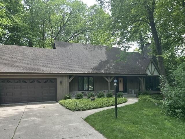 5253 W Woodland DRIVE, Brown Deer, WI 53223