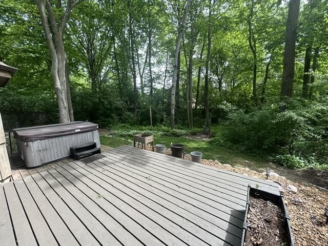 5253 W Woodland DRIVE, Brown Deer, WI 53223