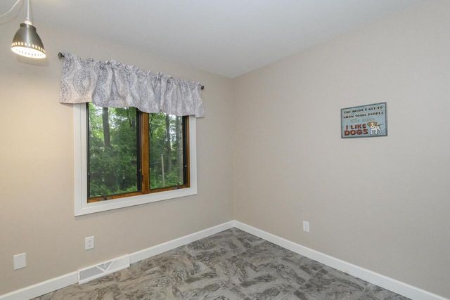 5253 W Woodland DRIVE, Brown Deer, WI 53223