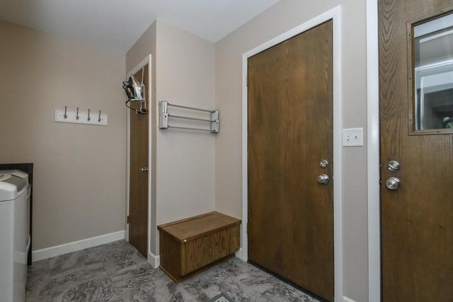 5253 W Woodland DRIVE, Brown Deer, WI 53223