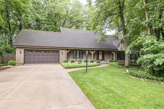 5253 W Woodland DRIVE, Brown Deer, WI 53223
