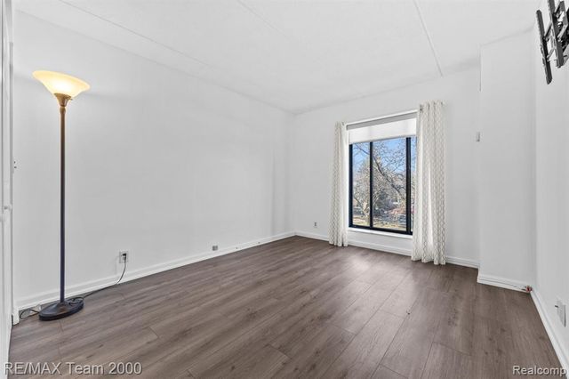 21800 Morley Avenue 206, Dearborn, MI 48124