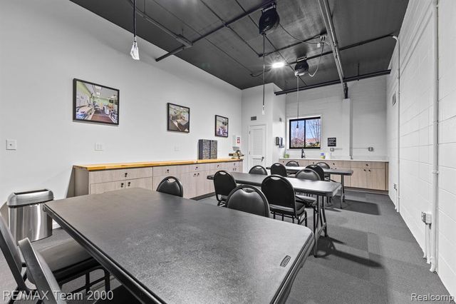 21800 Morley Avenue 206, Dearborn, MI 48124