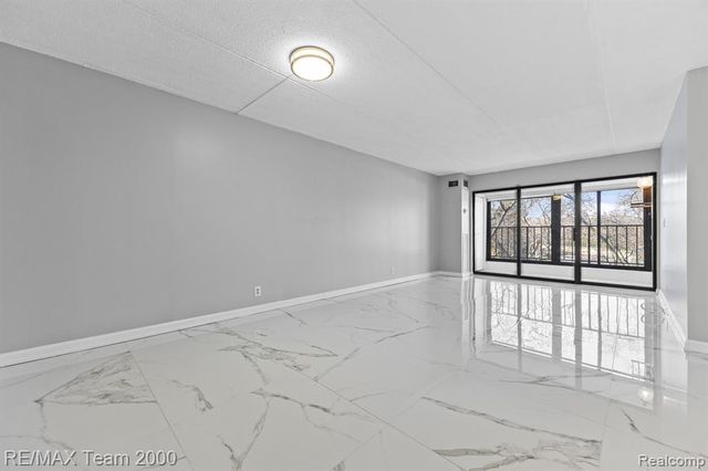 21800 Morley Avenue 206, Dearborn, MI 48124