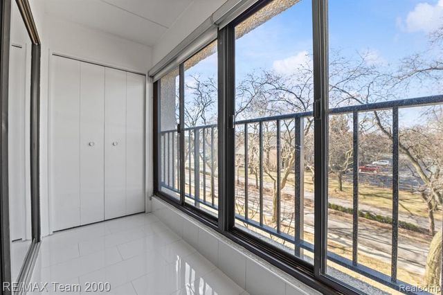 21800 Morley Avenue 206, Dearborn, MI 48124