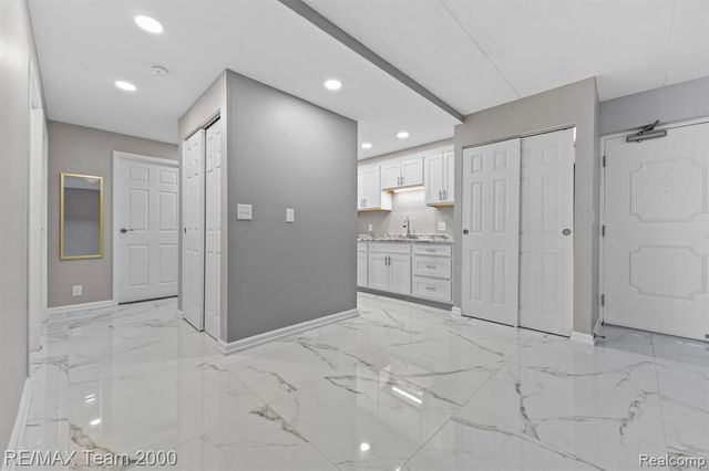 21800 Morley Avenue 206, Dearborn, MI 48124