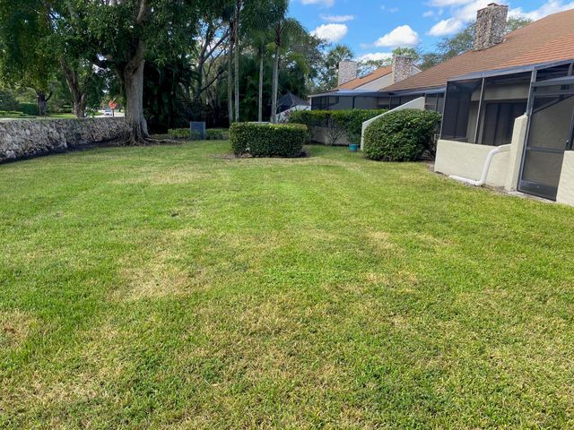 22 Balfour Road W, Palm Beach Gardens, FL 33418