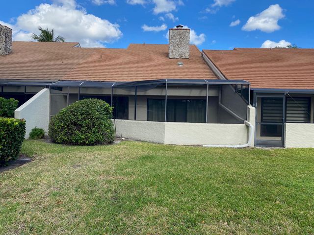 22 Balfour Road W, Palm Beach Gardens, FL 33418