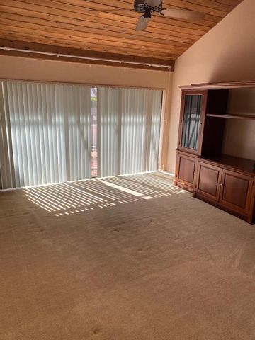 22 Balfour Road W, Palm Beach Gardens, FL 33418