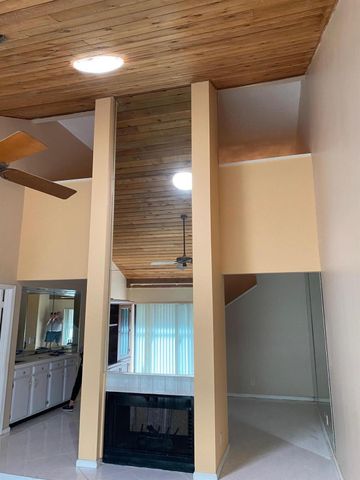 22 Balfour Road W, Palm Beach Gardens, FL 33418