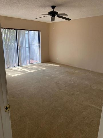 22 Balfour Road W, Palm Beach Gardens, FL 33418