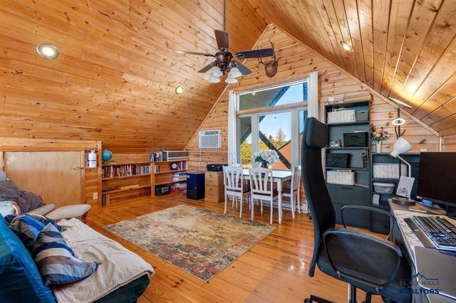 11431 WRANGLER RD, Custer, SD 57730