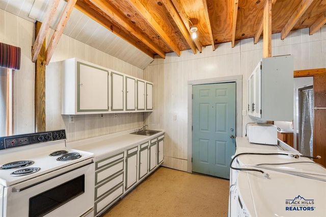 11431 WRANGLER RD, Custer, SD 57730