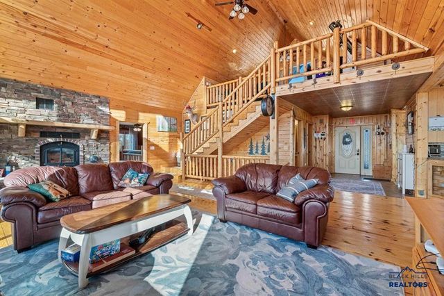 11431 WRANGLER RD, Custer, SD 57730