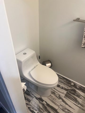 2185 Shenandoah Court B, Plymouth, MN 55447