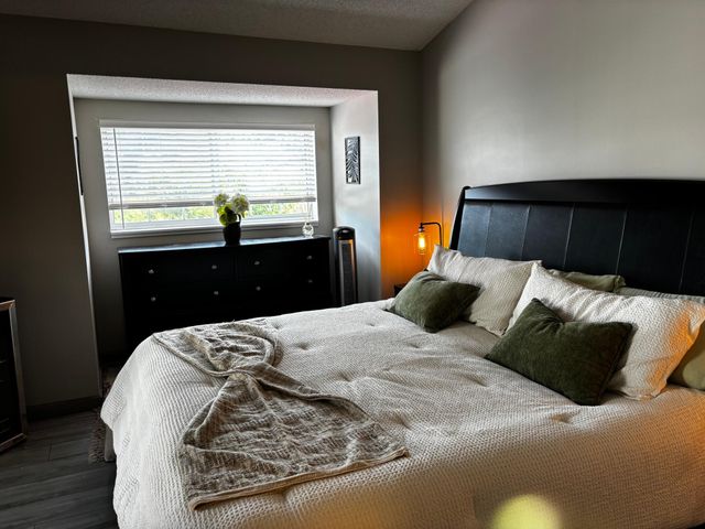 2185 Shenandoah Court B, Plymouth, MN 55447