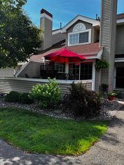 2185 Shenandoah Court B, Plymouth, MN 55447