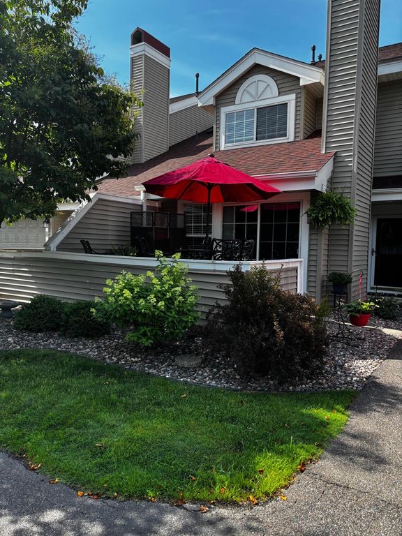 2185 Shenandoah Court B, Plymouth, MN 55447
