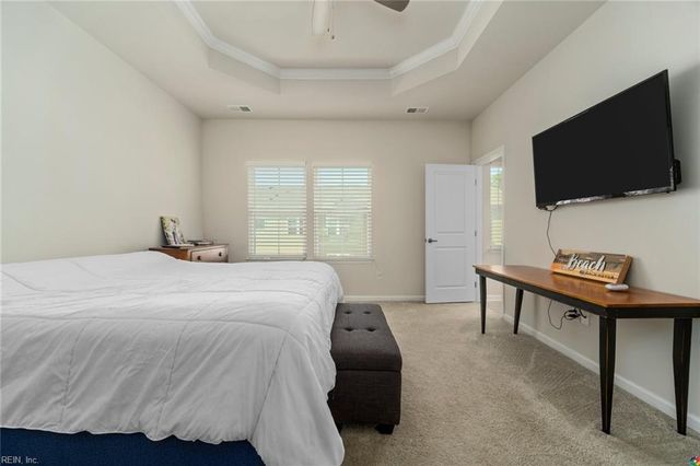 512 Clara LN, Virginia Beach, VA 23451