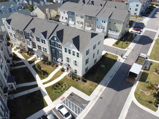 512 Clara LN, Virginia Beach, VA 23451