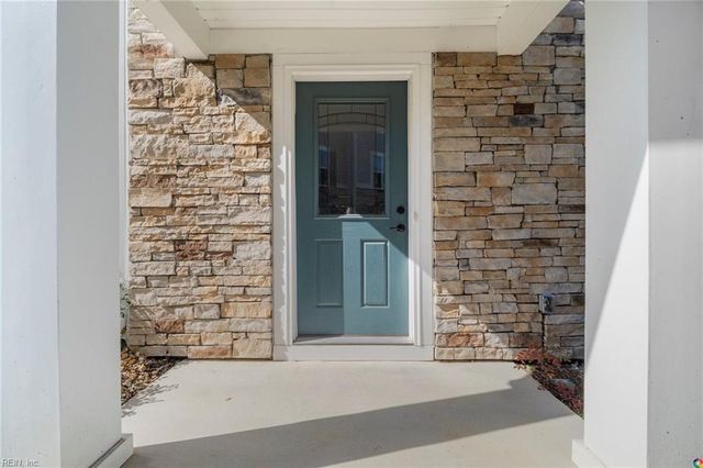 512 Clara LN, Virginia Beach, VA 23451