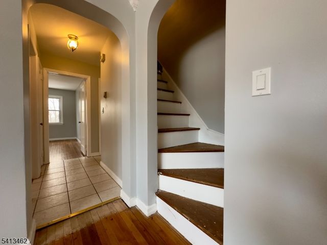 230 Macdonald Dr, Wayne Twp., NJ 07470