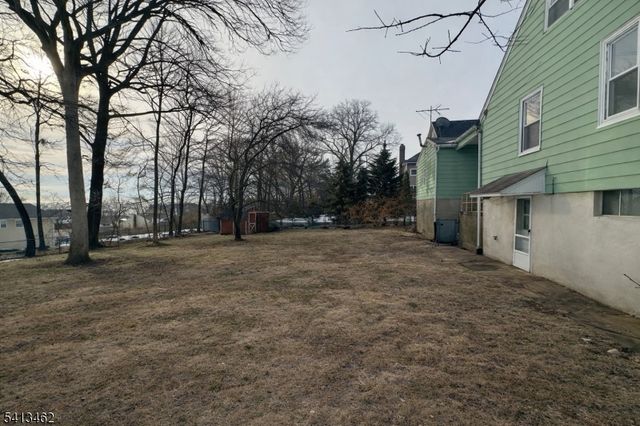 230 Macdonald Dr, Wayne Twp., NJ 07470