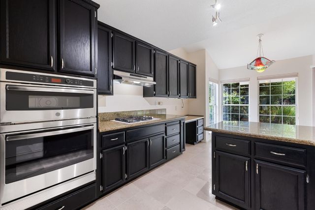 4021 Tilden Dr, Roseville, CA 95661