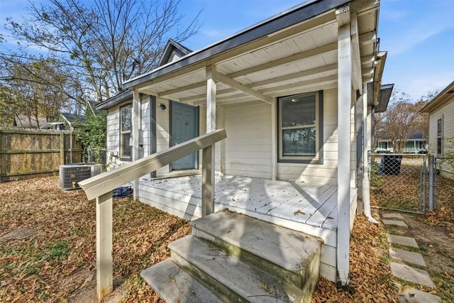 1006 W Chestnut Street, Denison, TX 75020