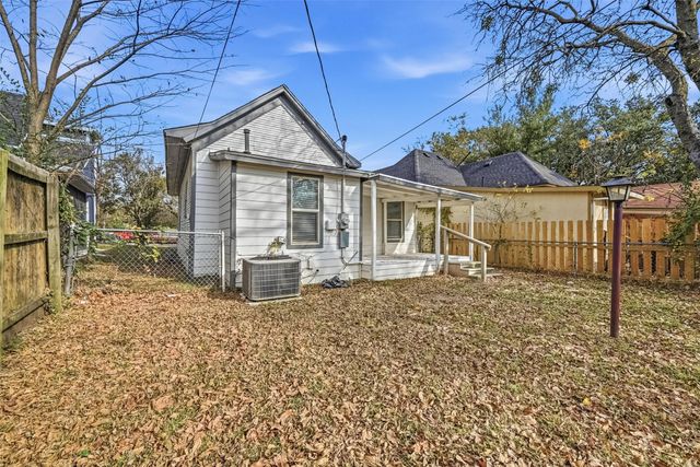 1006 W Chestnut Street, Denison, TX 75020