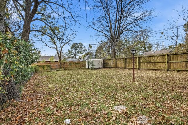 1006 W Chestnut Street, Denison, TX 75020