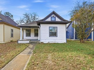 1006 W Chestnut Street, Denison, TX 75020