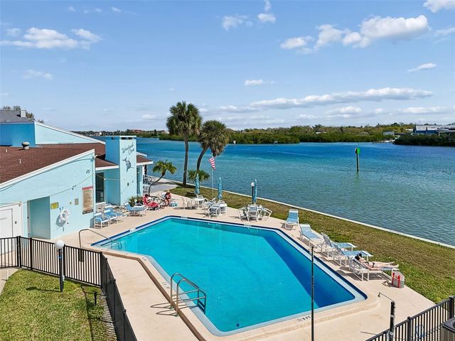 1 WINDRUSH BOULEVARD 23, Indian Rocks Beach, FL 33785