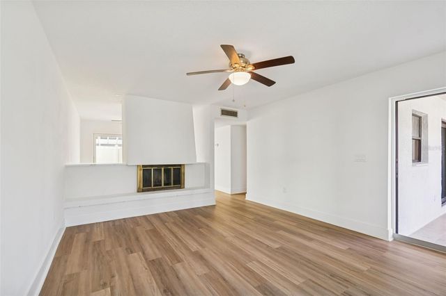 1 WINDRUSH BOULEVARD 23, Indian Rocks Beach, FL 33785