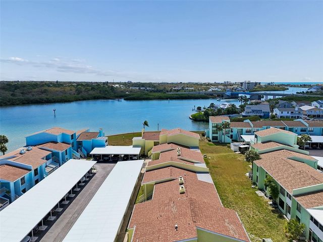 1 WINDRUSH BOULEVARD 23, Indian Rocks Beach, FL 33785