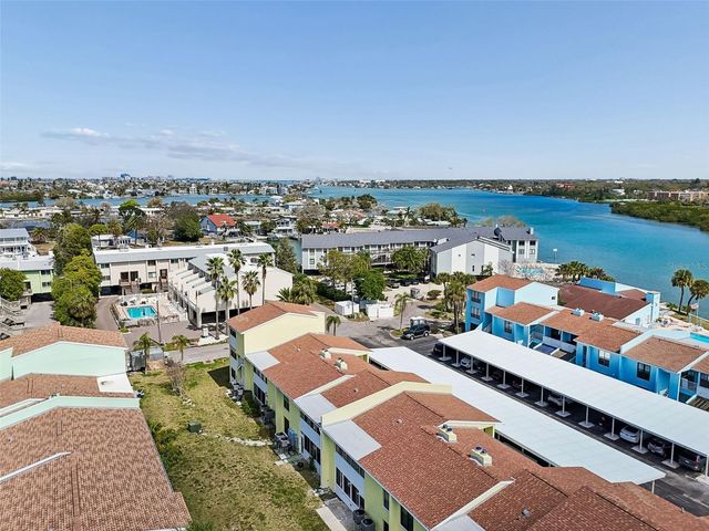 1 WINDRUSH BOULEVARD 23, Indian Rocks Beach, FL 33785