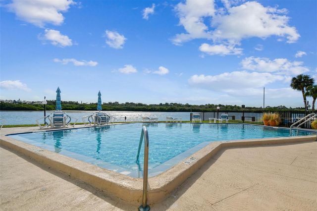 1 WINDRUSH BOULEVARD 23, Indian Rocks Beach, FL 33785