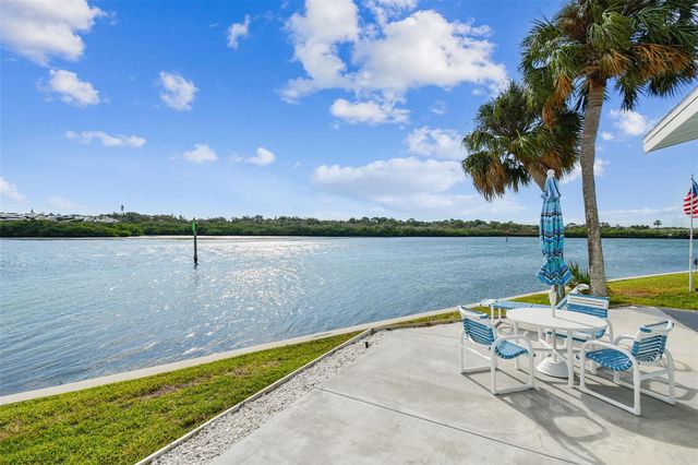 1 WINDRUSH BOULEVARD 23, Indian Rocks Beach, FL 33785