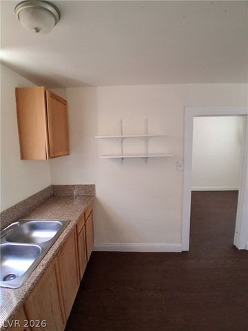 413 West Van Buren Avenue 8, Las Vegas, NV 89106