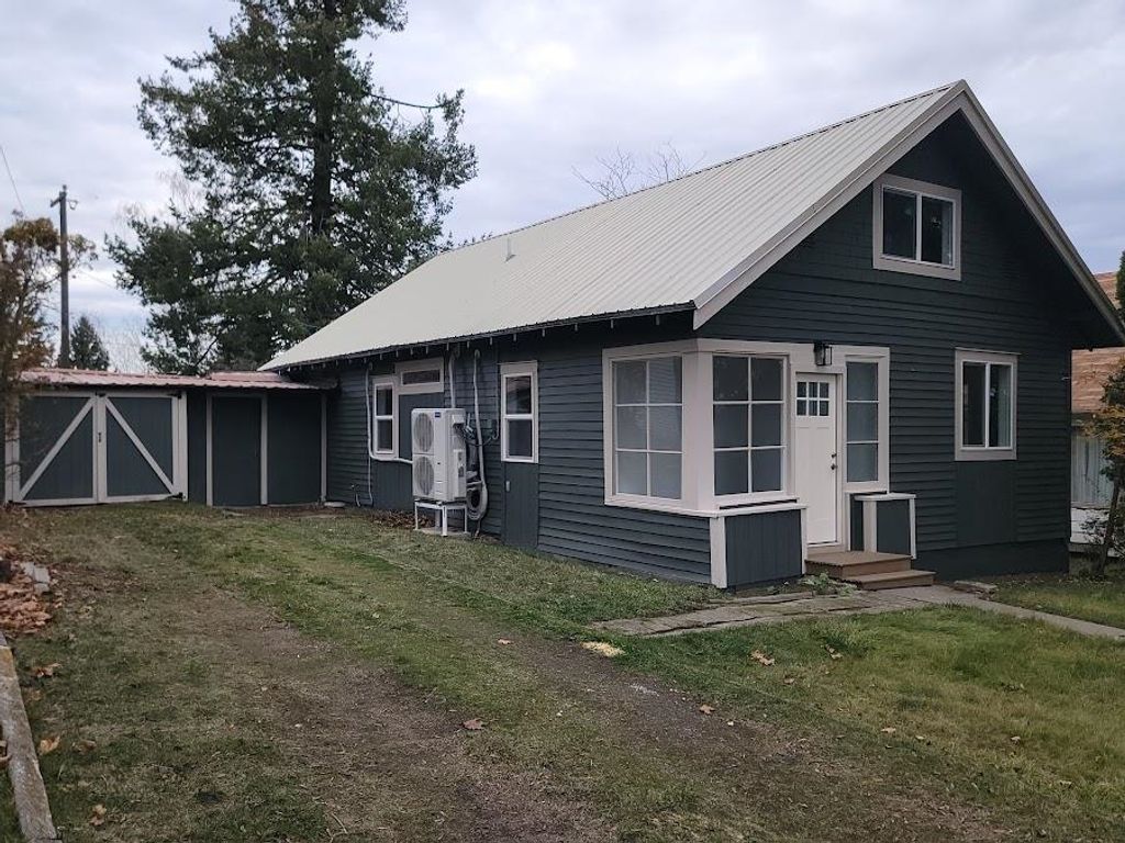 121 N Lake St, Tekoa, WA 99033