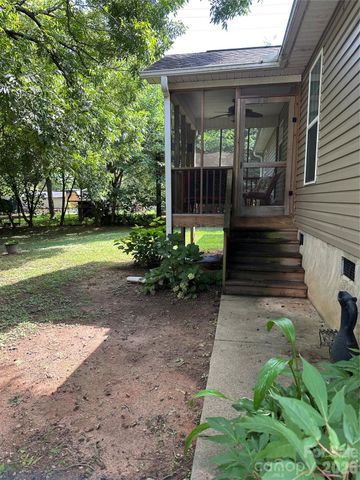 33 Railroad Avenue, York, SC 29745