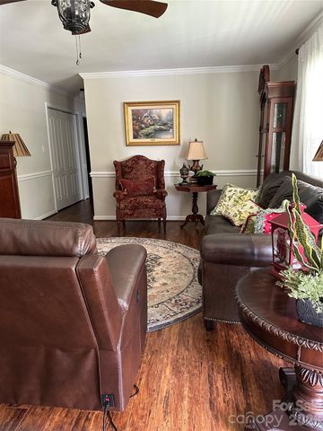 33 Railroad Avenue, York, SC 29745