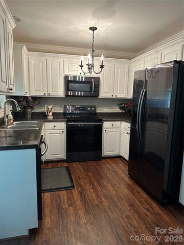 33 Railroad Avenue, York, SC 29745